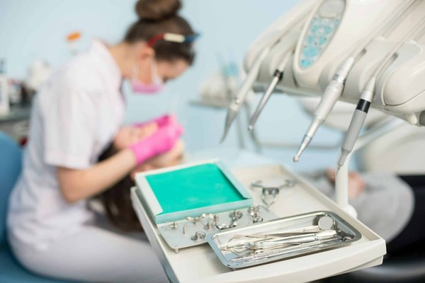 Urgence dentaire : contactez rapidement un dentiste de garde